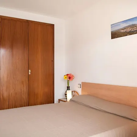 Edificio La Sardana Apartment